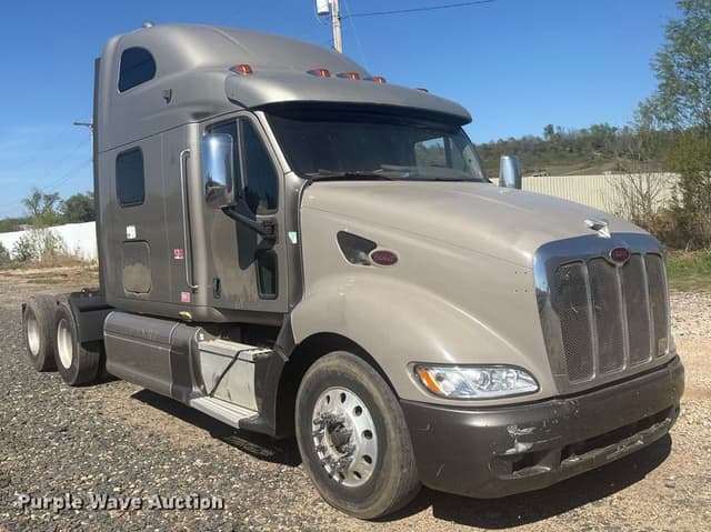 Image of Peterbilt 387 equipment image 2