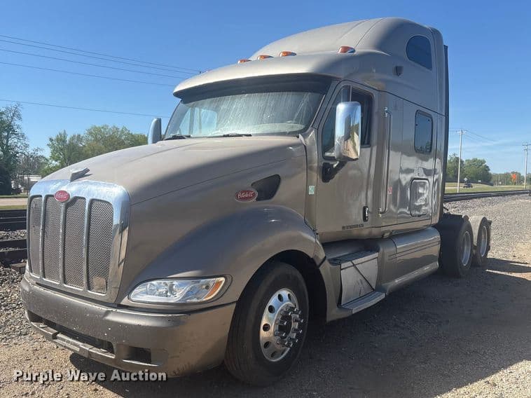 Image of Peterbilt 387 Primary image