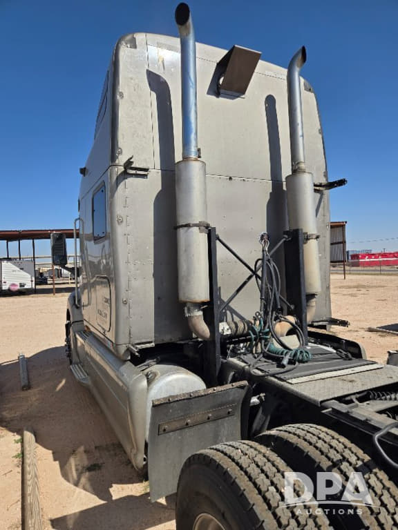 Image of Peterbilt 387 equipment image 4