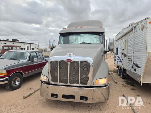 Image of Peterbilt 387 equipment image 3