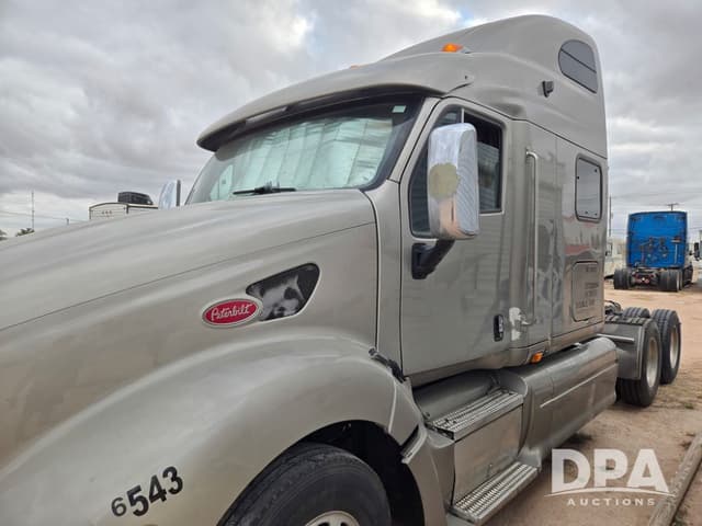 Image of Peterbilt 387 equipment image 1