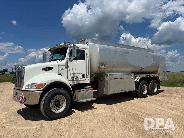Image of Peterbilt 335 equipment image 1