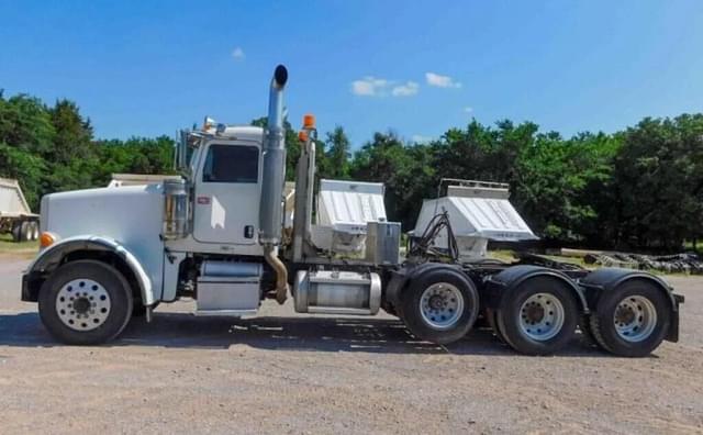 Image of Peterbilt Undetermined equipment image 4