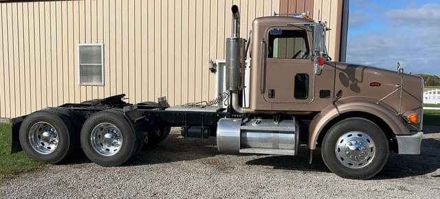 Image of Peterbilt 378 equipment image 2