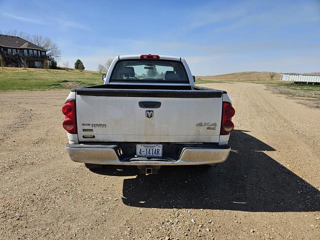 Image of Dodge Ram 1500 equipment image 4