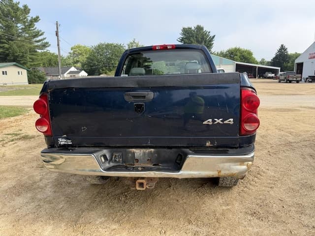 Image of Dodge Ram 2500HD equipment image 4