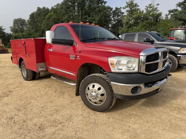 Image of Dodge Ram 3500 equipment image 3