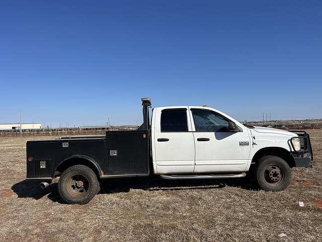 Image of Dodge Ram 3500 equipment image 1