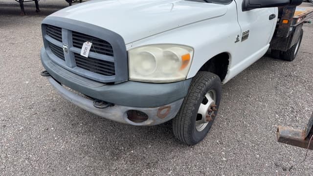 Image of Dodge Ram 3500 equipment image 2