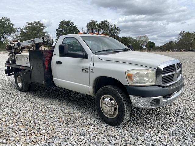 Image of Dodge Ram 3500 equipment image 3