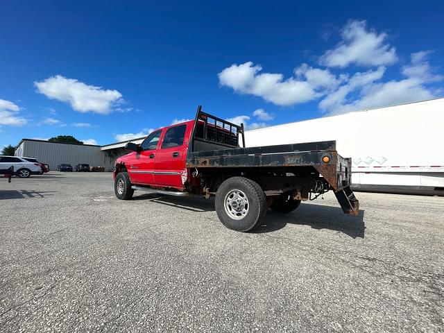 Image of GMC 2500HD equipment image 2