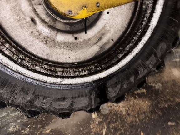 Image of Ag-Chem RoGator 1286C equipment image 3