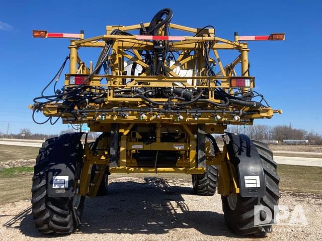 Image of Ag-Chem Rogator SS1074 equipment image 3