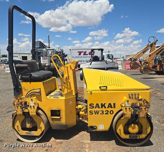 Image of Sakai SW320 equipment image 3