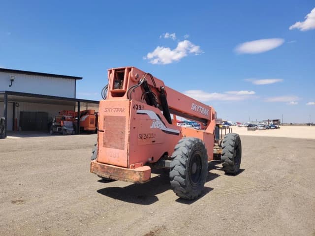 Image of Skytrak 6042 equipment image 4