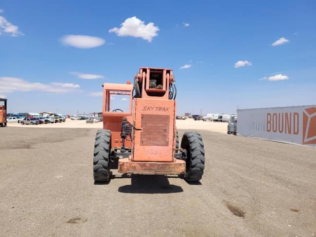 Image of Skytrak 6042 equipment image 3