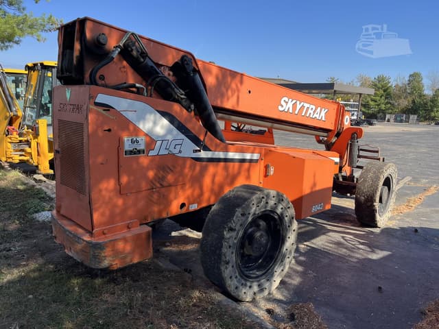 Image of Skytrak 8042 equipment image 3