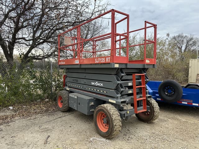 Image of Sky Jack SJ7135RT equipment image 1