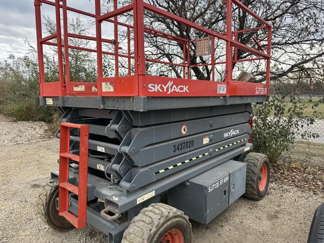 Image of Sky Jack SJ7135RT equipment image 3