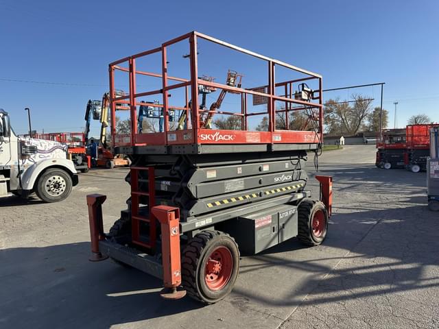 Image of Sky Jack SJ7135RT equipment image 3