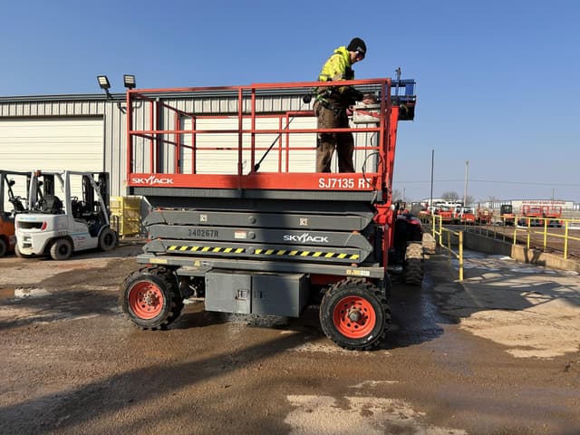 Image of Sky Jack SJ7135RT equipment image 4