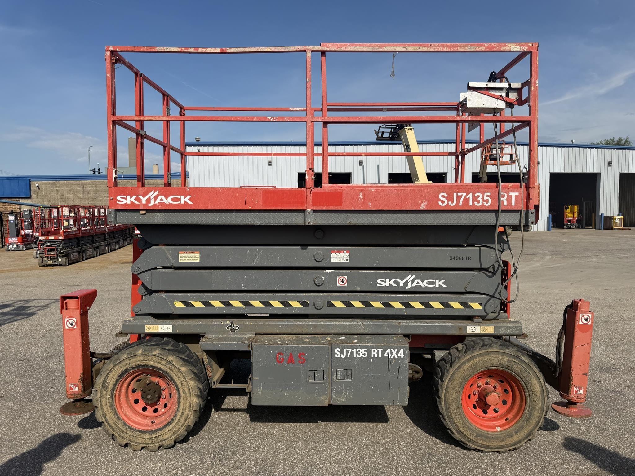 2007 Sky Jack SJ7135RT Equipment Image0