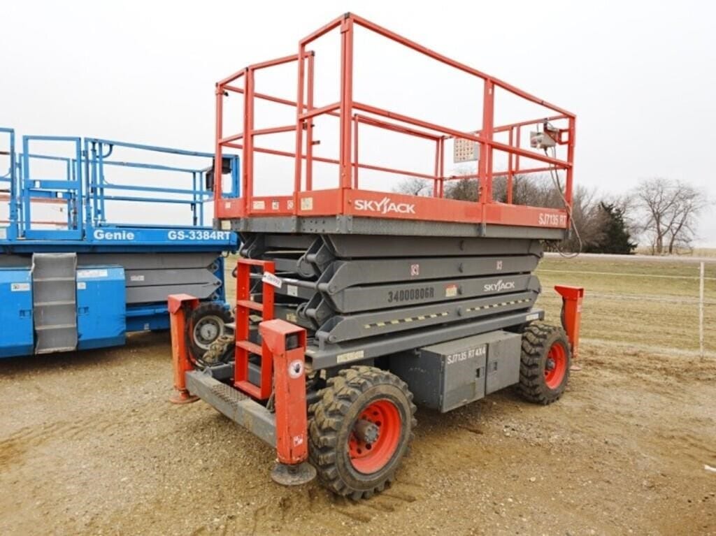 2007 Sky Jack SJ7135RT Equipment Image0
