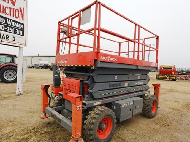 Image of Sky Jack SJ7135RT equipment image 3