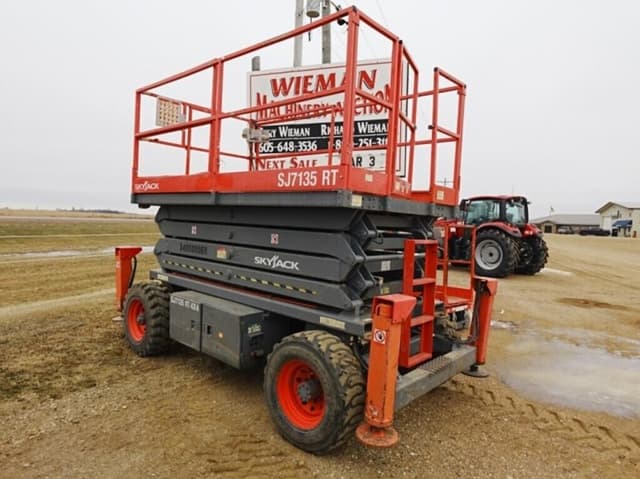 Image of Sky Jack SJ7135RT equipment image 2