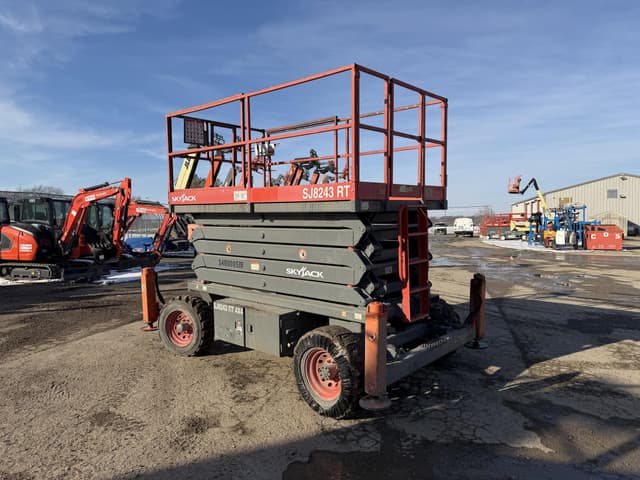 Image of Sky Jack SJ8243RT equipment image 1