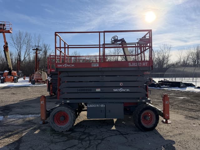 Image of Sky Jack SJ8243RT equipment image 4
