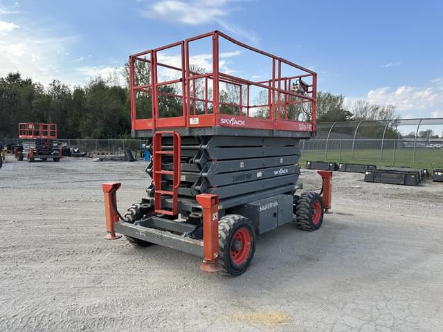 Image of Sky Jack SJ8243RT equipment image 3
