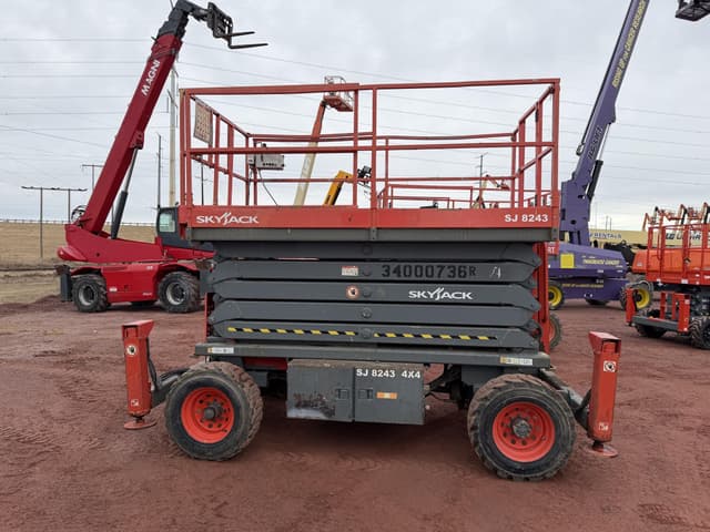 Image of Sky Jack SJ8243RT equipment image 4