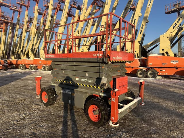 Image of Sky Jack SJ8243RT equipment image 1