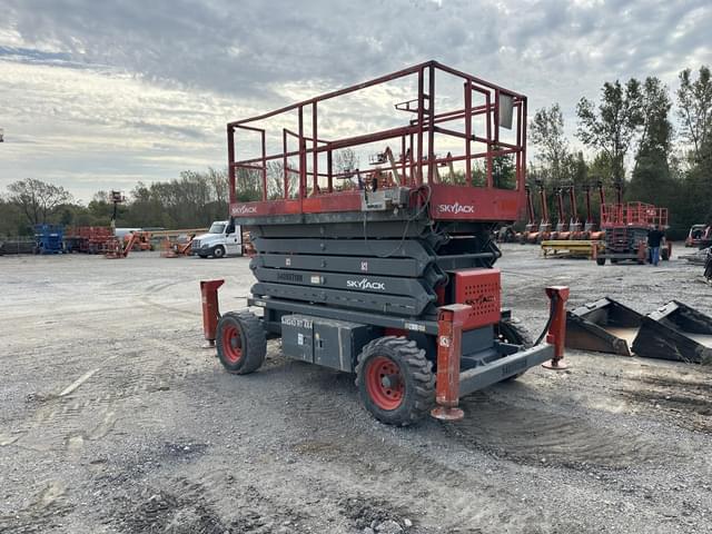 Image of Sky Jack SJ8243RT equipment image 1