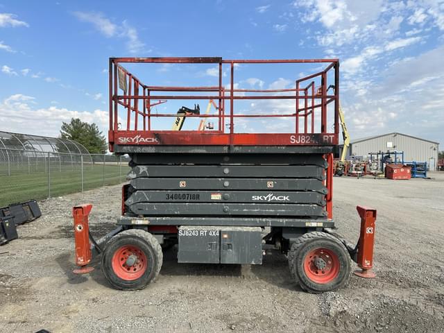 Image of Sky Jack SJ8243RT equipment image 4