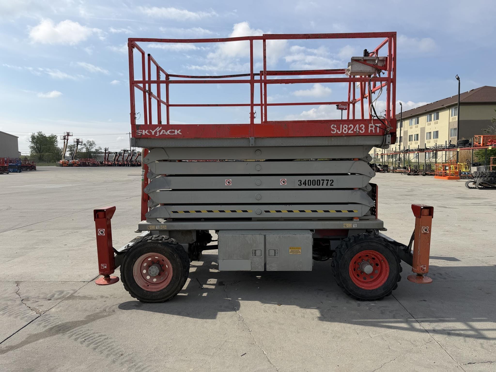 2007 Sky Jack SJ8243RT Equipment Image0