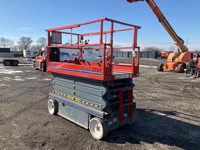 Image of Sky Jack SJ4632 equipment image 1