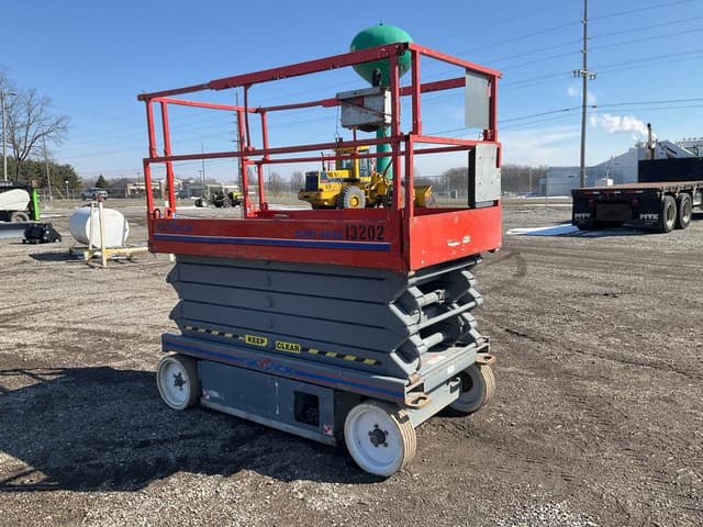 Image of Sky Jack SJ4632 equipment image 4