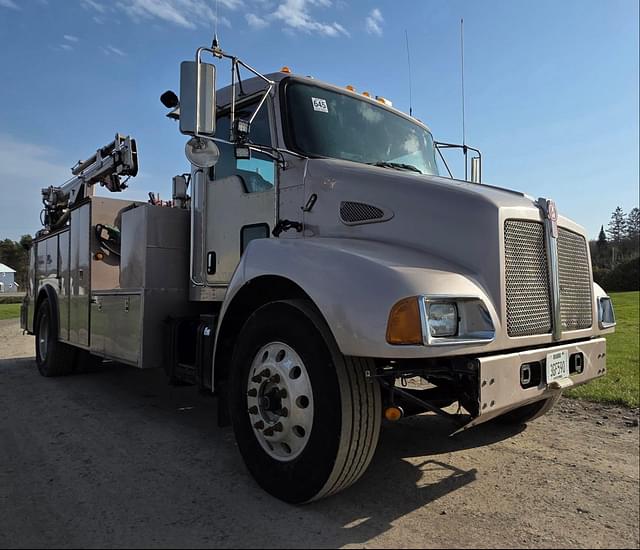 Image of Kenworth T300 equipment image 2