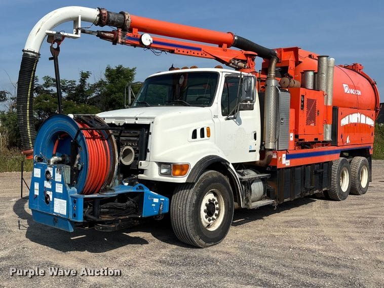 2007 Sterling L7500 Equipment Image0