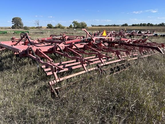 2007 Sunflower 6333-28 Equipment Image0