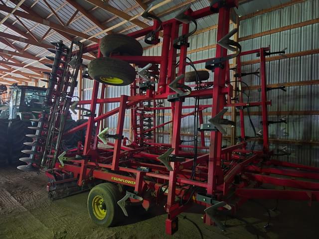 Image of Sunflower 6333-34 equipment image 1