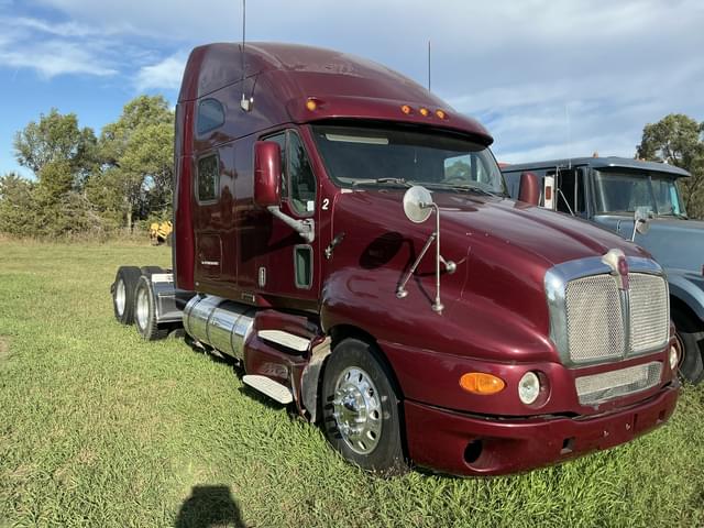 Image of Kenworth T2000 equipment image 1