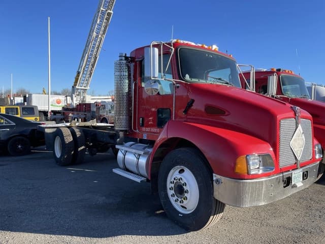 Image of Kenworth T300 equipment image 1