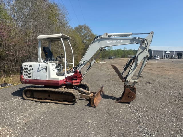 Image of Takeuchi TB135 equipment image 4