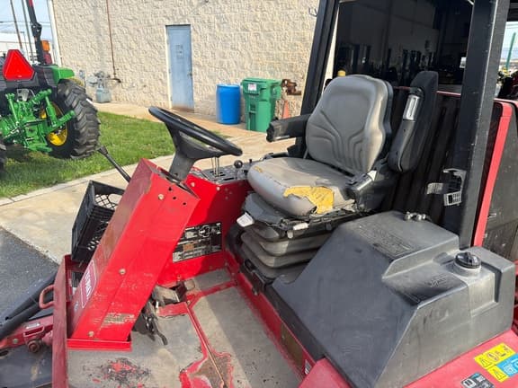 Image of Toro Groundsmaster 580D equipment image 4