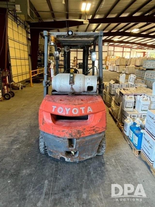 Image of Toyota 7FGU25 equipment image 1