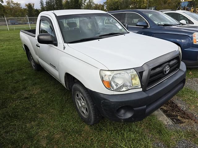 Image of Toyota Tacoma equipment image 2