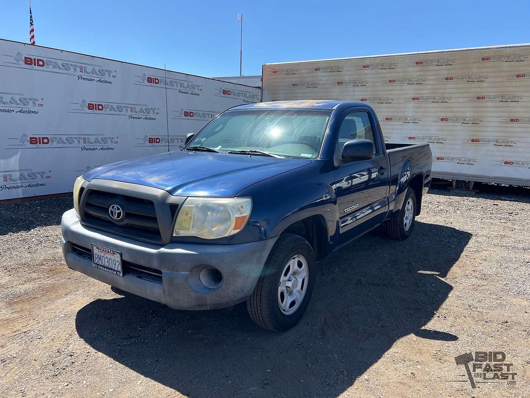 Image of Toyota Tacoma Primary image